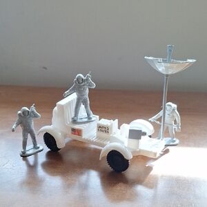 White Space Rover Playset with Astronaut Figures - Kids Toys